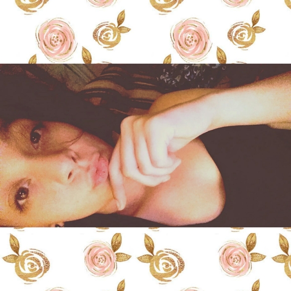 Meet your Posher, Zoe - Picture 1 of 1